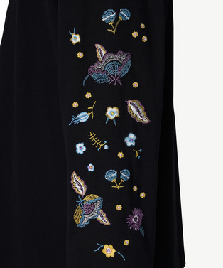 PHOTOCHROMIC FLOWER EMBROIDERY LONG T-SHIRT 詳細画像
