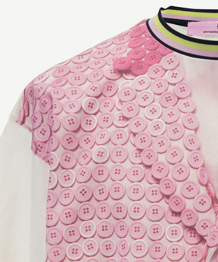 PHOTO GRAPHIC PINK BUTTON T-SHIRT 詳細画像